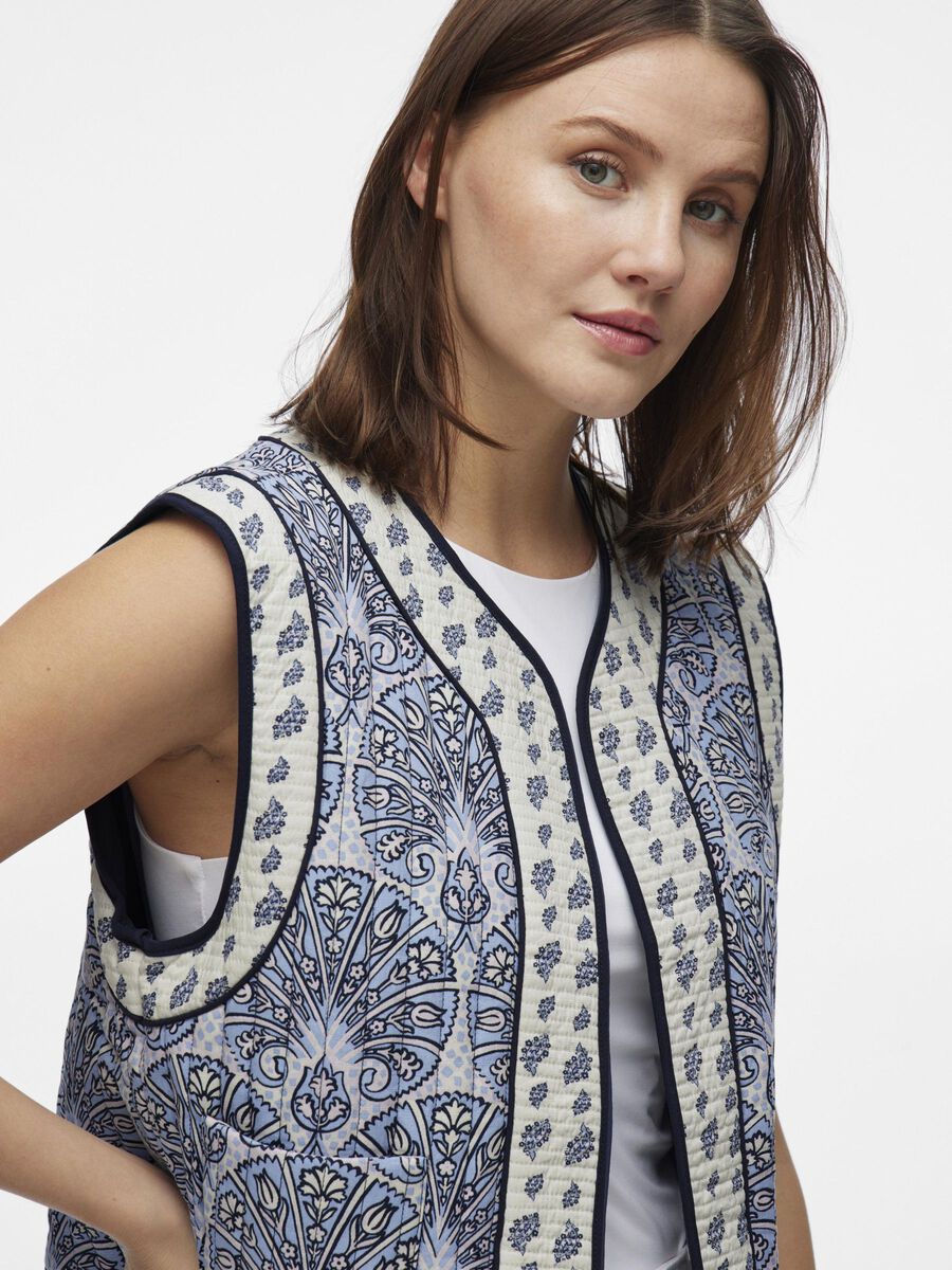 Delphine Vest