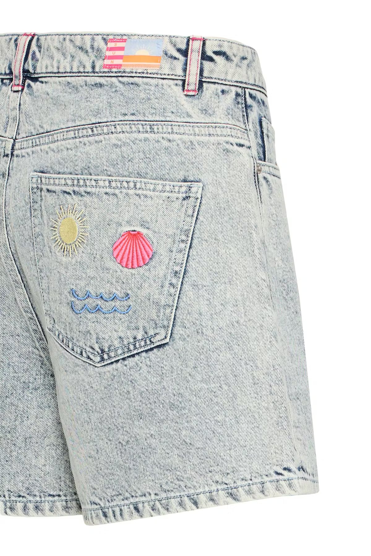 Laveny Short