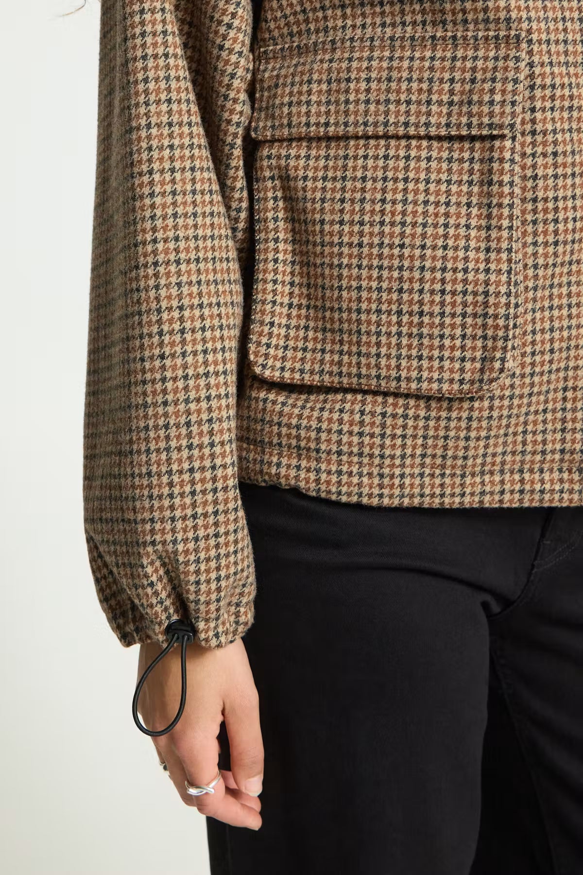 Esolu Jacket