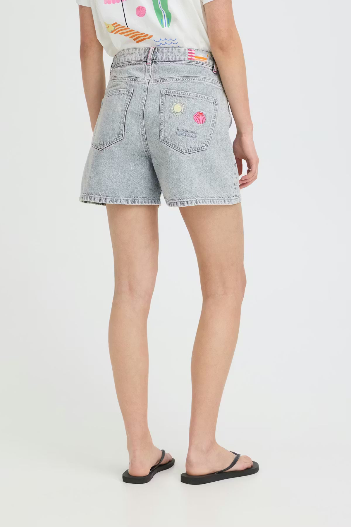 Laveny Short
