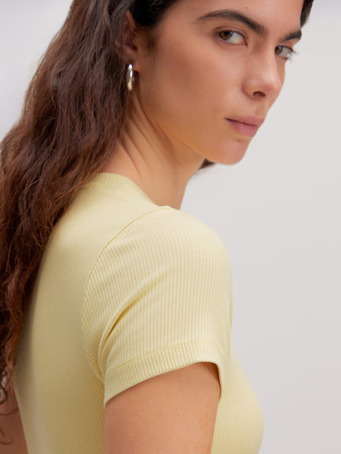 Naara Tshirt Dusty Yellow