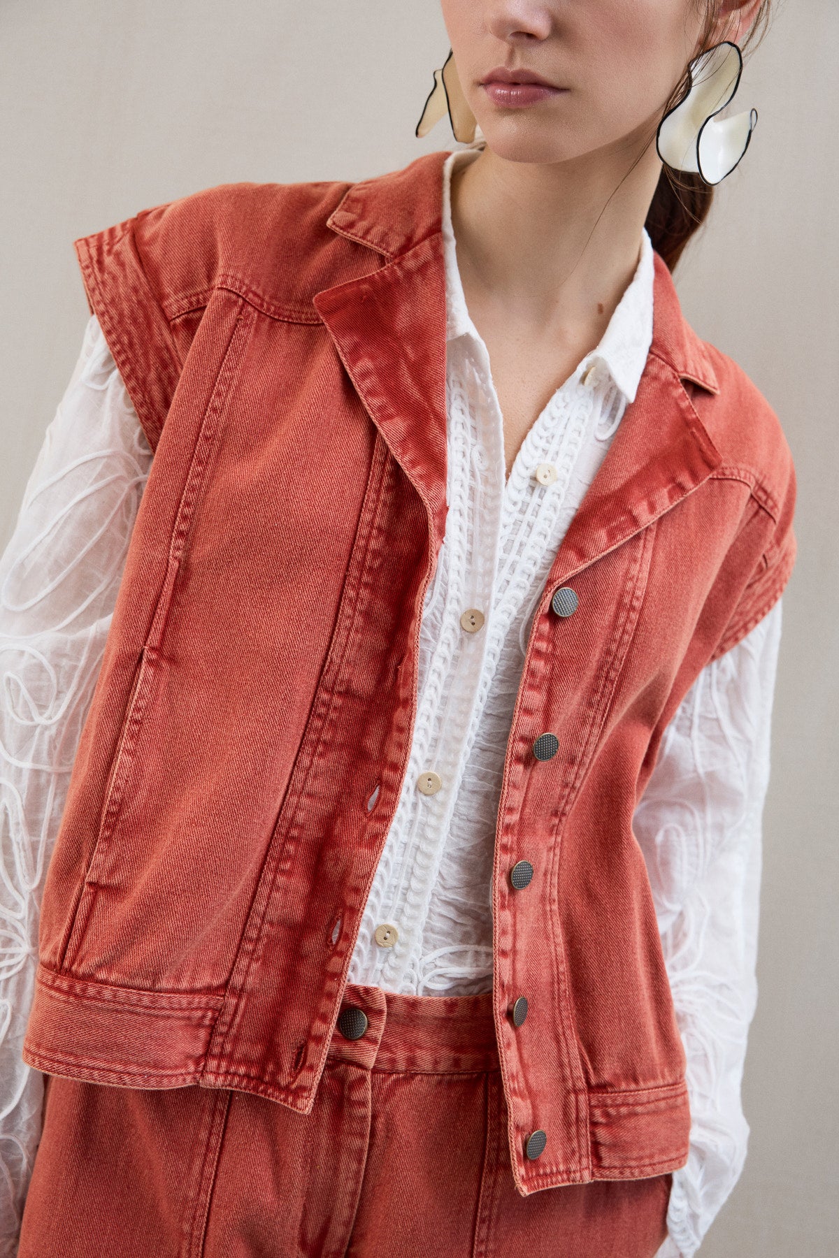 Jado Vest