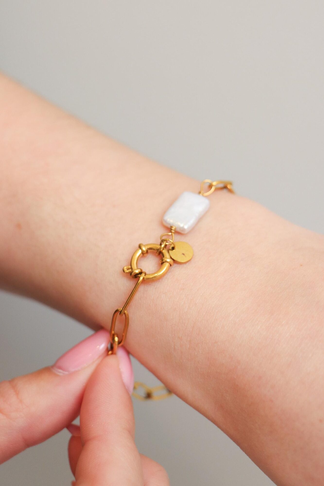 Hold On Big Pearl Bracelet