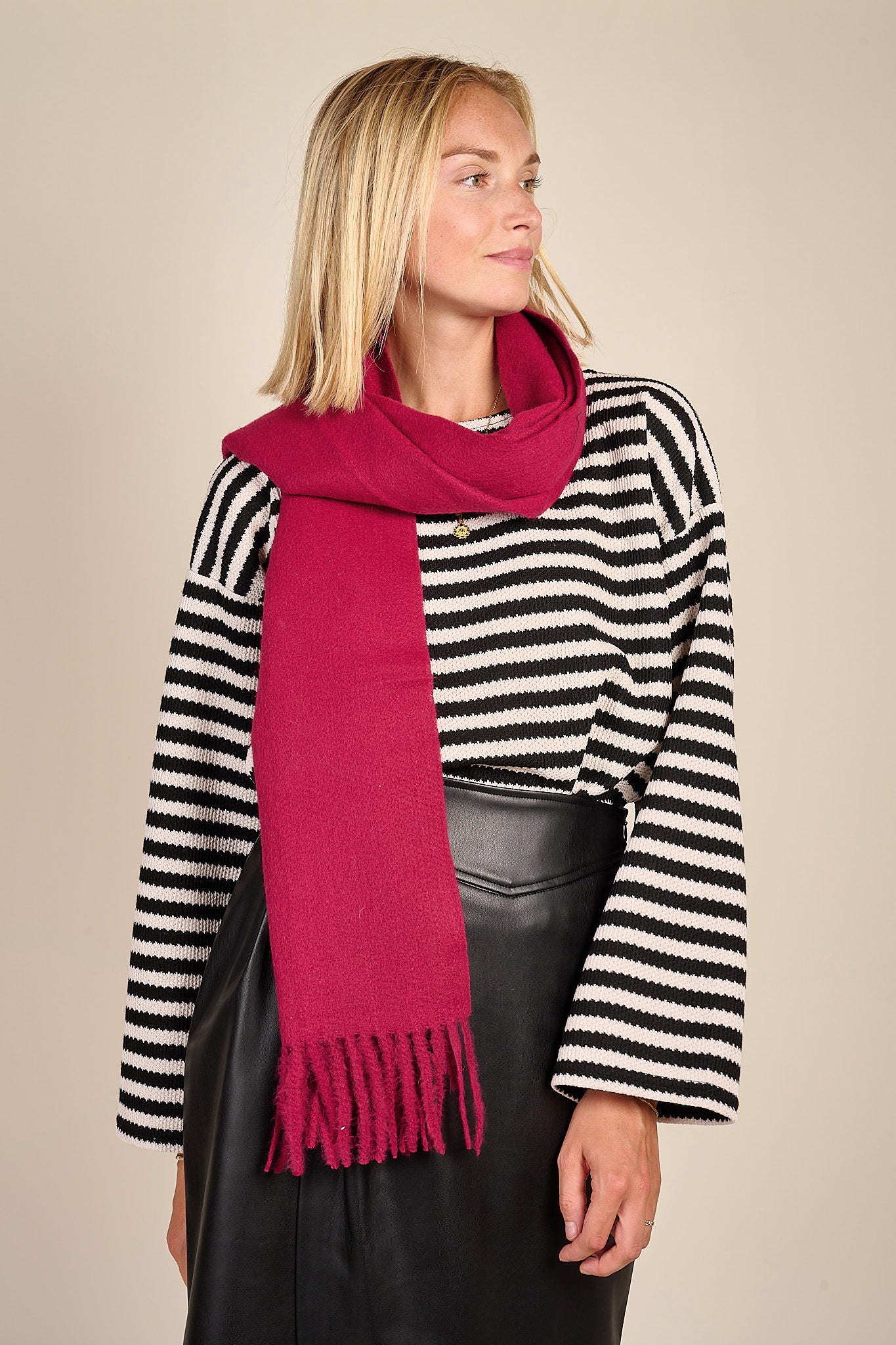 Luz Scarf Beet Red