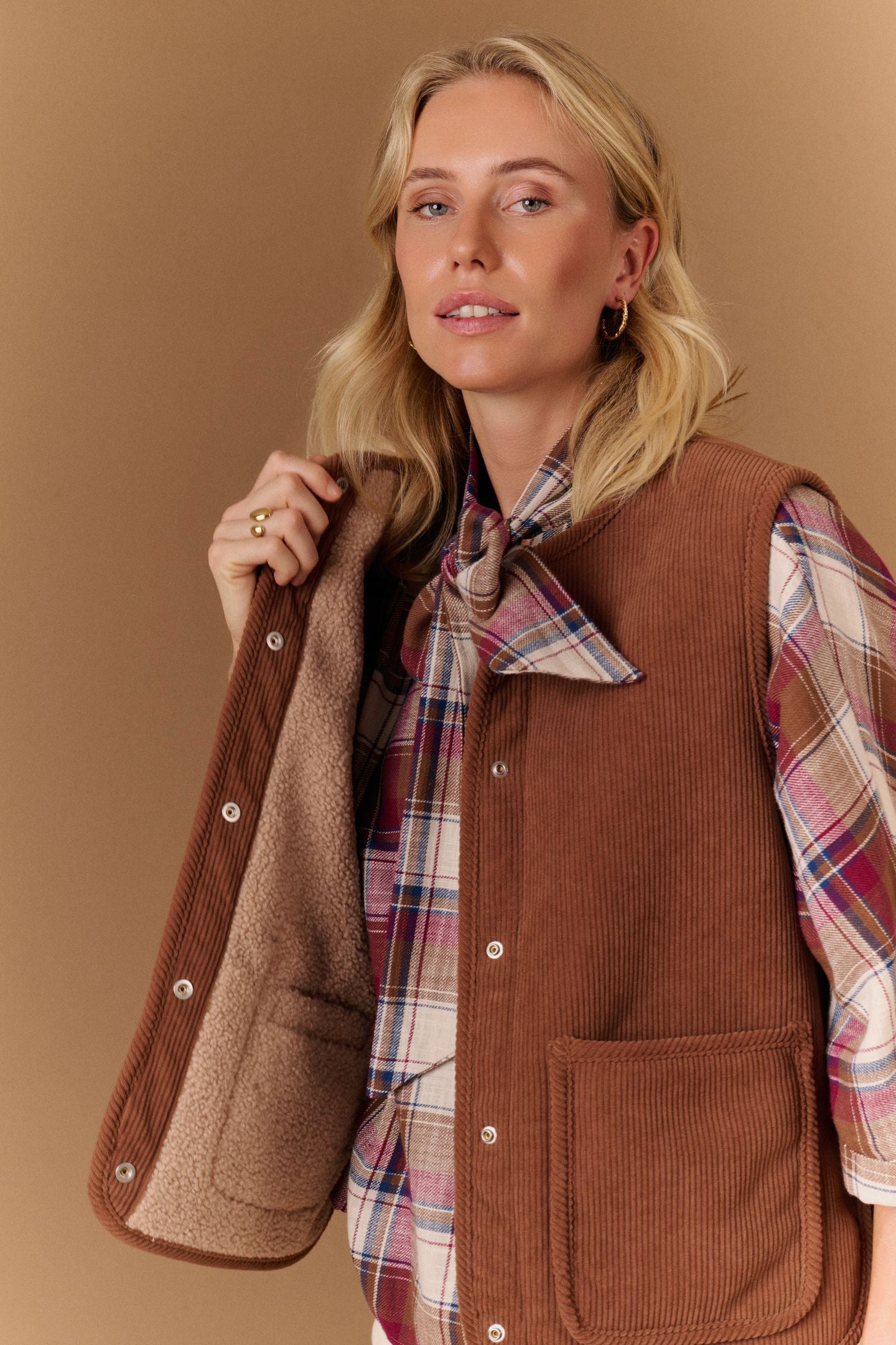 Majlina Vest