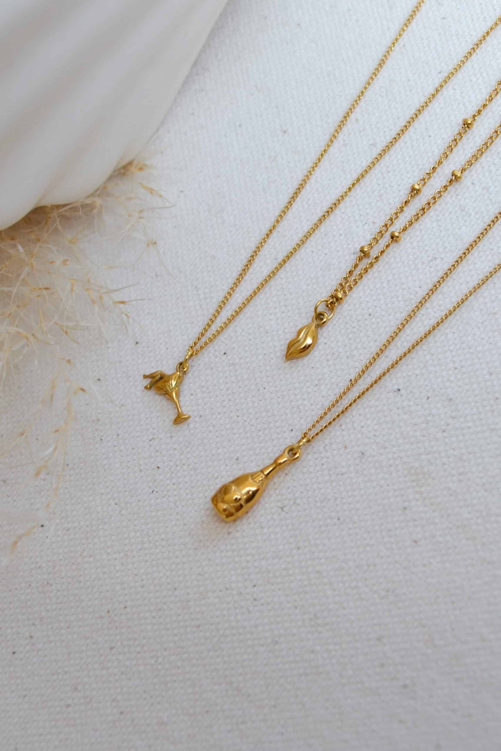 Lips Necklace Gold